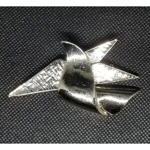 Vintage Gerry's 3-inch Silver Origami Dove Geometric Metal Brooch Lapel Pin